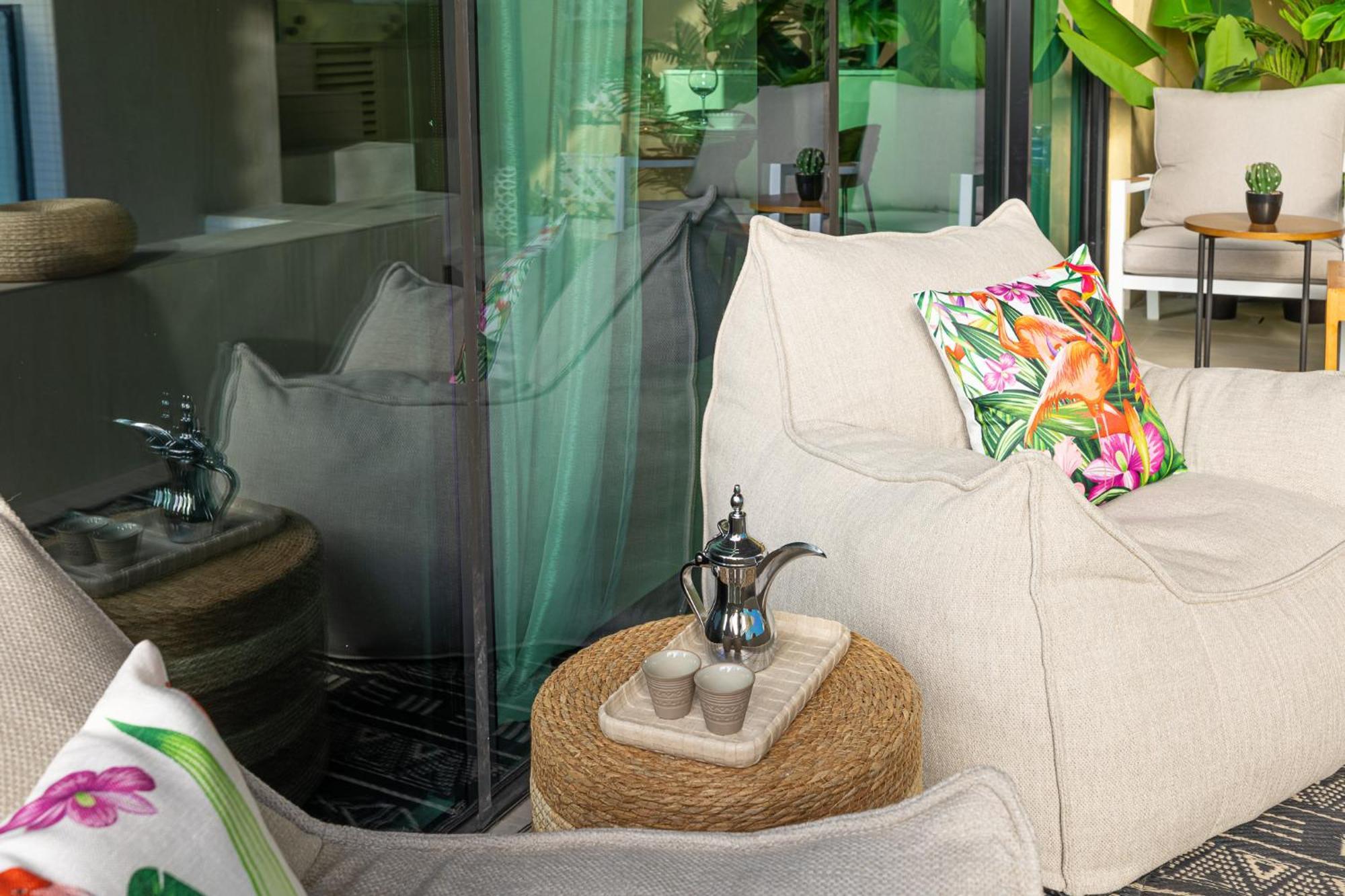 Apartment Private Pool Retreat - Luxe And Full Privacy